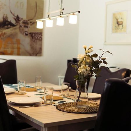 Apartment Hirsch: Wohnung Fuer Die Ganze Familie Mit Disney+ 브라운라제 외부 사진